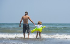 水の事故から命を守るためにライフジャケット以外に必要なモノとは【水の事故から子どもを守る！ 第2回】