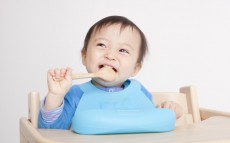 離乳食の栄養「ちゃんと足りてるか不安…」いつから、なにを、どれくらい？【ママ管理栄養士が解決「離乳食のお悩みあるある」 第3回】