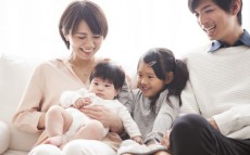 赤ちゃん返り「上の子はどう感じている？」不安を取り除く2つの方法【「ママ、あのね」心理相談のプロに聞く“子どもの気持ち、ママの気持ち”  第1回】