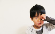 子どもの失敗に激しく動揺…わが子以上に落ち込んでしまうのはどうして？