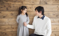 「娘と2人きりはムリ！」子育て苦手パパがそう思ってしまうホントの理由