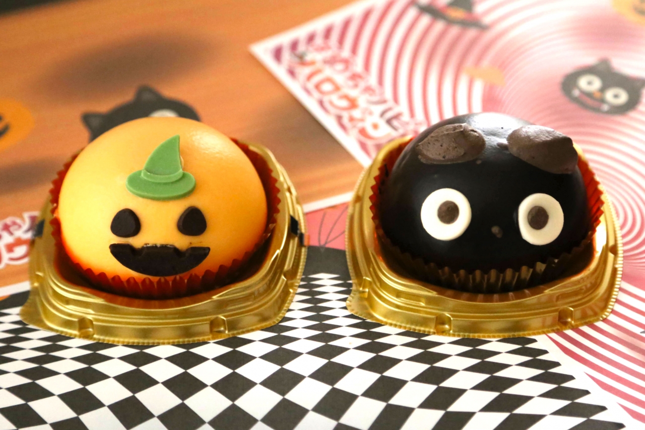 10月25日発売開始！セブンに黒猫とジャックオーランタン形ケーキ
