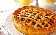 アップルパイが食べたくなる！バターとりんごの香りに包まれる幸せレシピ8選〜残ったパイ生地の活用法も