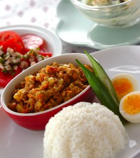 今日の献立は「キーマカレー」