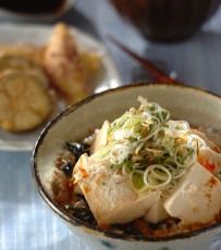 今日の献立は「薬味たっぷりネギ奴丼」