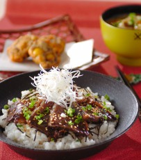 今日の献立は「カツオの香味漬け丼(漬け時間1時間)」