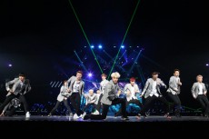 韓国12人組男性グループ「EXO」、初の単独来日イベントでファン熱狂