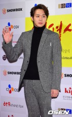 「JYJ」ユチョン、新人男優賞受賞「映画デビュー作で良い賞を…心から感謝」