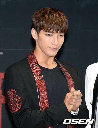 2PM」Jun. K、母校の韓国版センター試験満点者を祝う｜Infoseek