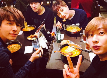 「SUPER JUNIOR」、ラーメン会食はこうやって…