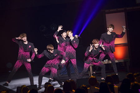 「U-KISS」のサプライズだらけのバレンタイン・イベントでファン大興奮！