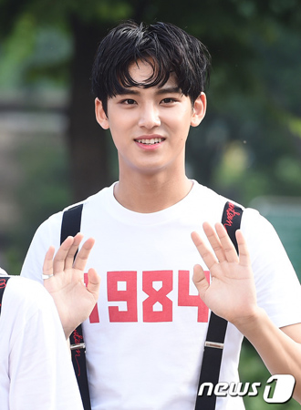 SEVENTEEN」ミンギュ、腰の負傷でコンサートの一部ステージには不参加