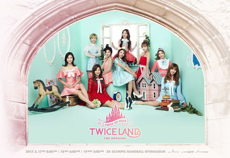 「TWICE」初のコンサート、チケット発売開始と同時に3公演全席完売