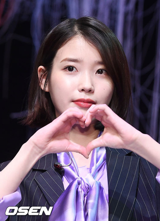 歌手IU、4月の歌手ブランド評判1位に…2位は「防弾少年団」