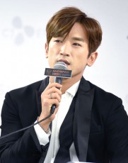 【公式】「SHINHWA」イ・ミヌ、交通事故に遭い入院中「大きな負傷はないが後遺症考慮」