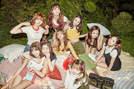 「TWICE」カムバック、米有力メディアが集中照明「自らを超えた」