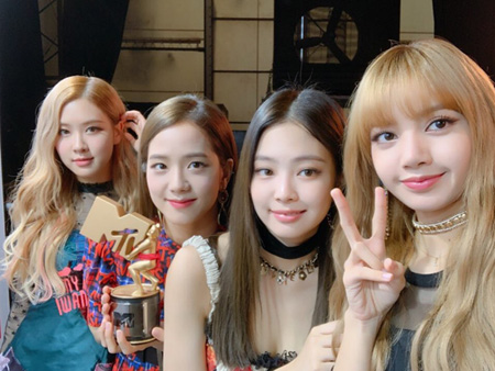 「BLACKPINK」、MTV VMAJ 2018「最優秀ダンスビデオ賞」受賞！　2年連続で圧巻のパフォーマンス披露！