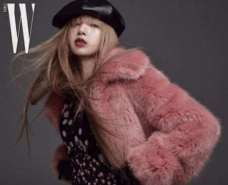 トピック】「BLACKPINK」LISA、マネキンのように完ぺきなモデル写真が