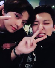 CHANYEOL（EXO）、新田真剣佑との“イケメン”2ショット写真公開