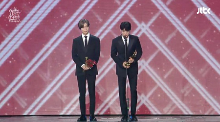 【トピック】故ジョンヒョン（SHINee）のゴールデンディスク本賞を受賞でテミンとミンホが感謝