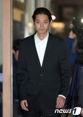 わいせつ動画違法撮影の歌手チョン・ジュンヨン、検察が逮捕状を請求