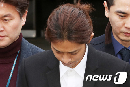 “違法撮影・流布”の歌手チョン・ジュンヨン、起訴へ