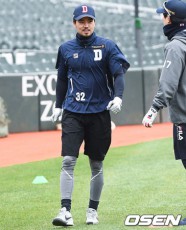 プロ野球・斗山ベアーズのオ・ジェウォン、“V.I誕生会騒動”を釈明…「元彼女と同行も接待はNO」