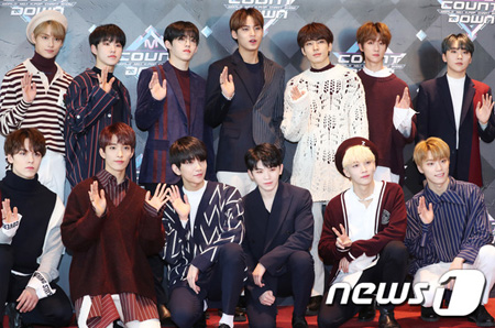 【公式】「SEVENTEEN」側、”搭乗遅刻”問題に謝罪 「書類問題により…意図的ではないが申し訳ない」