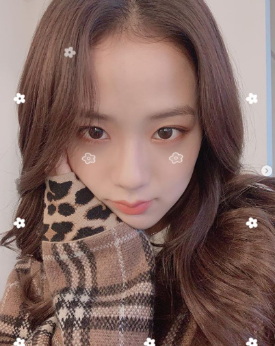 「BLACKPINK」JISOO、美しい自撮り公開「自撮りは難しい」