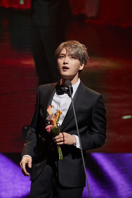 キム・ジェジュン（JYJ）、中国「アジア新曲チャート授賞式」で「海外人気歌手賞」を受賞