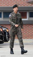 【トピック】「CNBLUE」ジョン・ヨンファ、一部公開した軍服務中の表彰状が話題