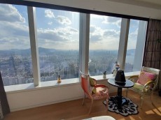 ジュンス（JYJ）、ソウルを一望できる豪華な自宅を公開