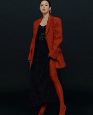 DARA（元2NE1）、グラビアの一部を公開…赤と黒の着こなし術を発散しカリスマ健在をアピール