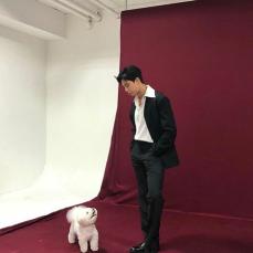 【トピック】俳優パク・ソジュン、愛犬シンバとのグラビア撮影現場を公開