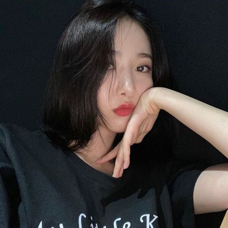 GFRIEND」シンビ、綺麗で可愛い「レッドリップの定石」｜Infoseekニュース