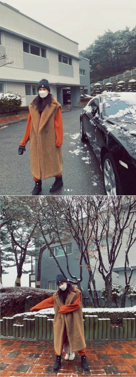 女優コ・ソヨン、娘と初雪を楽しみながら家の前を散歩
