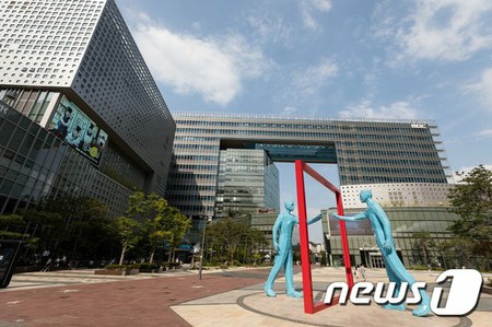 MBC芸能局のプロデューザーが感染、濃厚接触者を確認中＝韓国