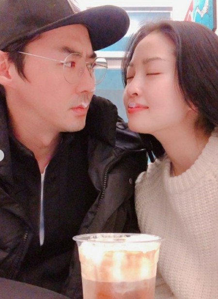 「パンツも穿かせてくれる」チョンジン（SHINHWA）＆リュ・イソ夫婦、“19禁”レベル？のラブラブ新婚生活が話題