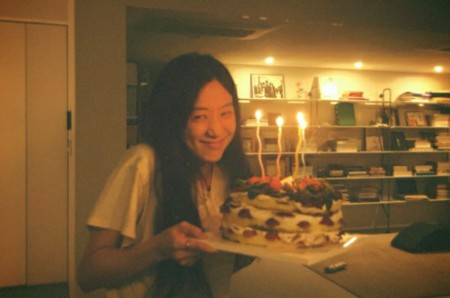 女優チョン・リョウォン、誕生日ケーキを持って笑顔「あたたかい気持ちに感動」