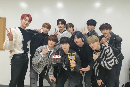 「Golden Child」、新曲で「THE SHOW」に続き「SHOW CHAMPION」も1位…音楽番組2冠王