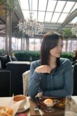 女優ソン・テヨン、食事のときもエレガントな美貌を発揮