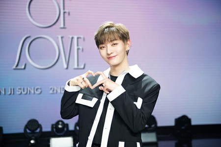 【フォト】ユン・ジソン（元Wanna One）、2ndミニアルバム「Temperature of Love」発売記念オンラインショーケースを開催