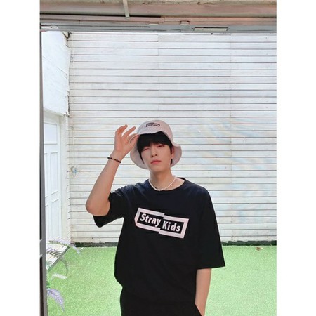 Stray Kids」スンミン、WEGOコラボのバケットハット＆Tシャツで可愛い“スキズルック”｜Infoseekニュース