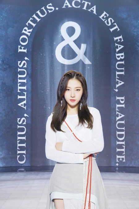 今月の少女（LOONA）」ハスル、「活動再開…待っていてくれてありがとう