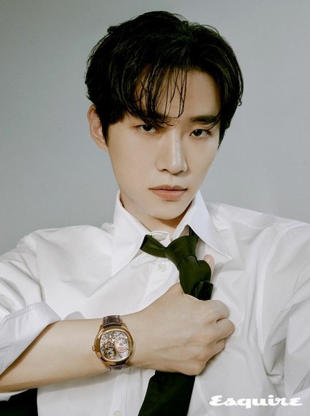 2PM」ジュノ、致命的な眼差し＆男性美あふれる画報公開｜Infoseekニュース