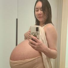 三つ子妊娠中のお笑い芸人ファン・シニョン、臨月に「体重104kg、起きあがるのも大変」