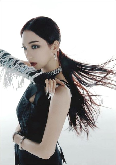 ガールグループ「aespa」KARINA（カリナ）、ついに公開された「幻覚