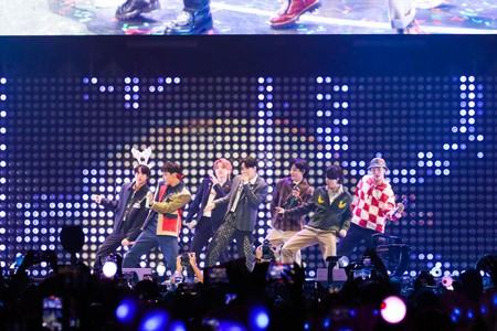 「BTS」が「2021 Jingle Ball Tour」のオープニングを飾る