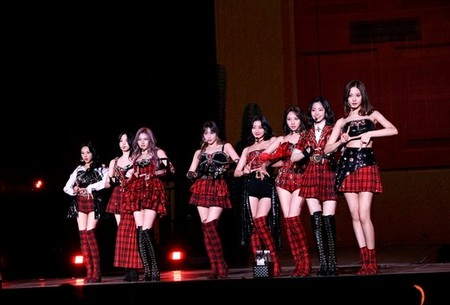 「TWICE」ジョンヨン欠席の中、2年ぶりの対面コンサート「ONCEたち覚悟して」