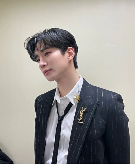 2PM　ジュノ⒆ ジュノ（2PM）、緩く結んだネクタイに胸キュン｜Infoseekニュース